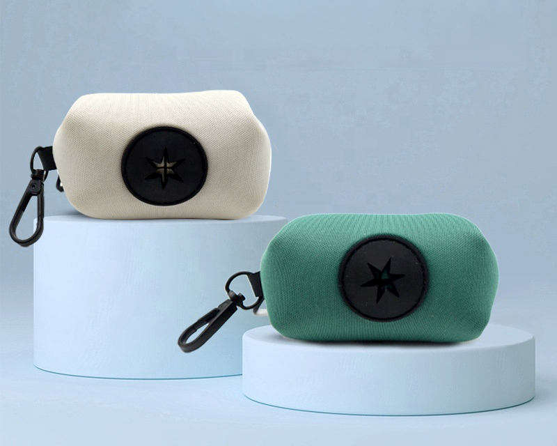 Neoprenový dávkovač sáčků na hovínka se zipem