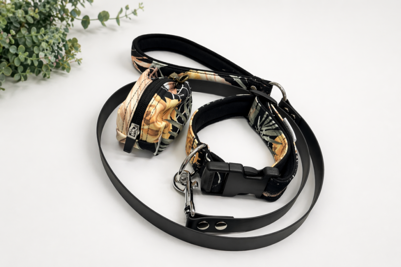 FLORAL HUNT WALK SET – obojek se sponou, vodítko a zásobník na sáčky