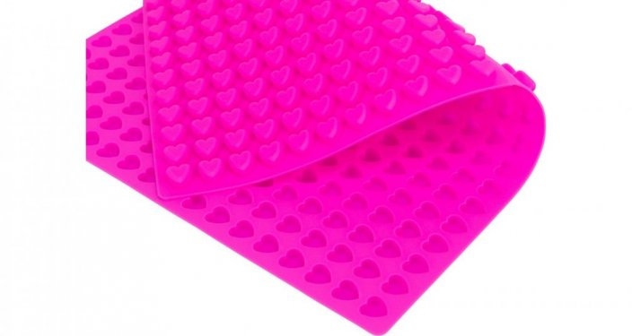 Baking mat HEART, 38 x 28 cm, silicone, pink