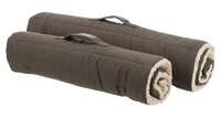 is a practical dog blanket easy to fold, ensures the comfort and relaxation of the dog in any place.