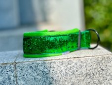 Semi-retractable STRAS COLOR collar lined with soft fleece GREEN
